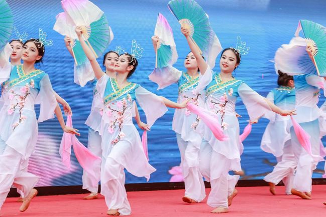 胶州秧歌《风酥雨忆》 胶州秧歌《风酥雨忆》